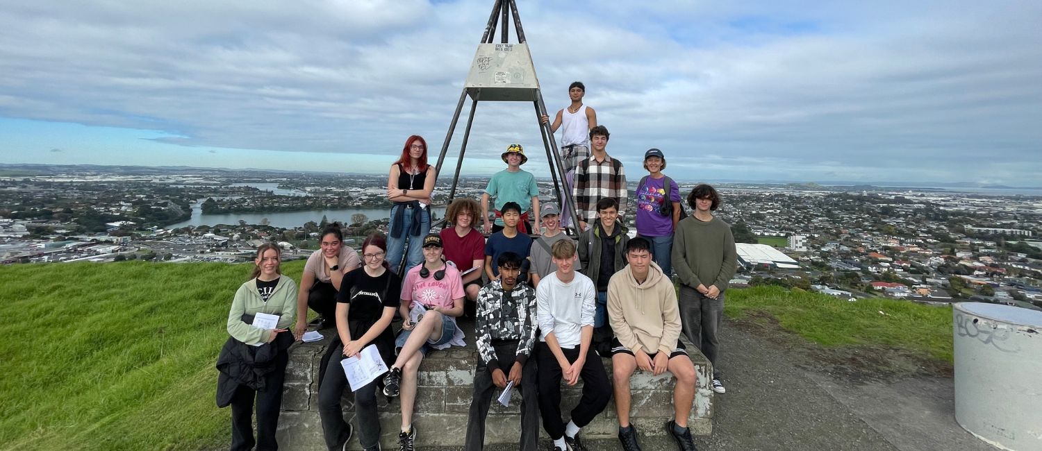 ESS Classes Take to the Maunga